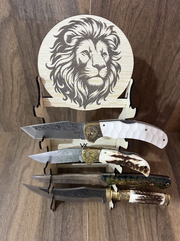 Aslan Motifli Ahşap Çakı Standı – 5'li Bıçak Stantı